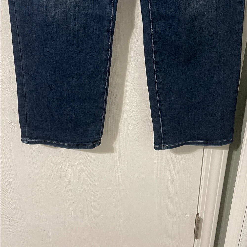 NYDJ Relaxed Straight Life x Tuck Like New High Rise Dark Wash Jeans Size 8 - Picture 7 of 10